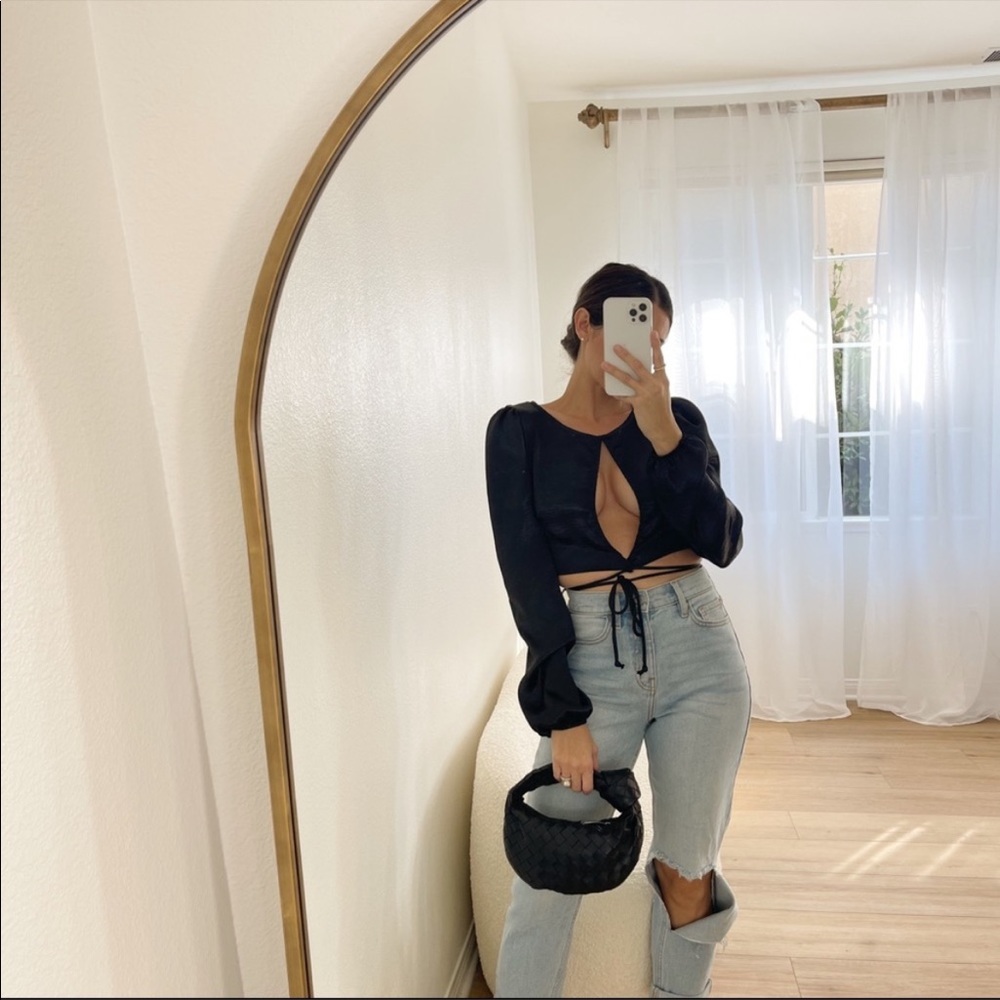 NWT BlueBlush Black Long Sleeve Crop Top